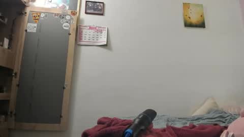 shauneefoxx_ online show from April 5, 2026, 12:13 pm