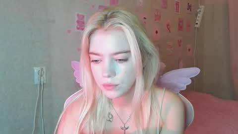 Lola online show from September 11, 2025, 5:35 pm