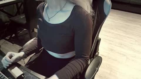 shaycdxx online show from March 30, 2026, 5:58 pm
