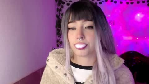 Shayla 3 online show from December 18, 2025, 11:38 am