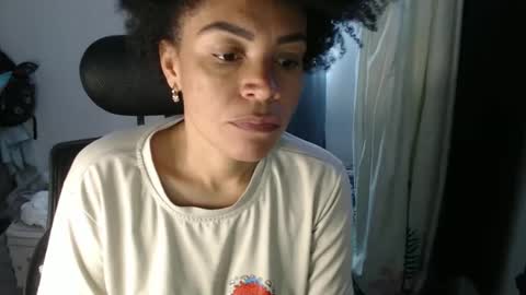 Snapshot of shayna_cute chatting on December 8, 2024, 3:45 pm Shayna online show from December 8, 2024, 3:45 pm