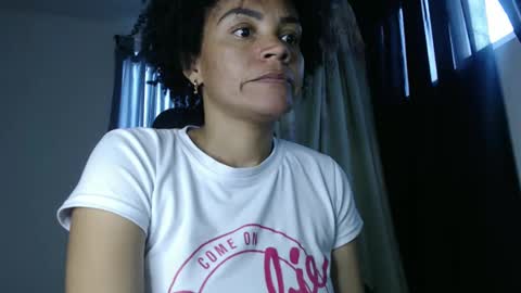 Snapshot of shayna_cute chatting on December 20, 2024, 2:05 pm Shayna online show from December 20, 2024, 2:05 pm