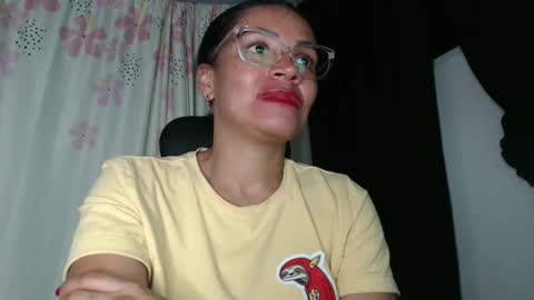 Snapshot of shayna_cute chatting on December 28, 2024, 4:30 am Shayna online show from December 28, 2024, 4:30 am