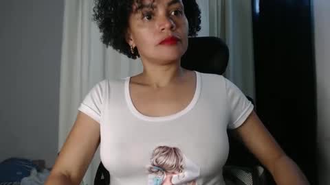 Snapshot of shayna_cute chatting on January 4, 2025, 5:37 pm Shayna online show from January 4, 2025, 5:37 pm