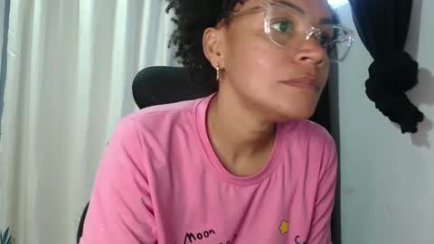 Snapshot of shayna_cute chatting on January 5, 2025, 1:58 pm Shayna online show from January 5, 2025, 1:58 pm