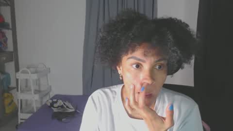 Snapshot of shayna_cute chatting on January 25, 2025, 3:51 am Shayna online show from January 25, 2025, 3:51 am