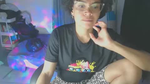 Snapshot of shayna_cute chatting on February 15, 2025, 5:41 am Shayna online show from February 15, 2025, 5:41 am