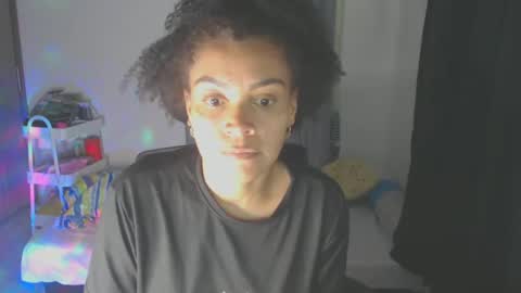 Snapshot of shayna_cute chatting on March 5, 2025, 2:14 am Shayna online show from March 5, 2025, 2:14 am