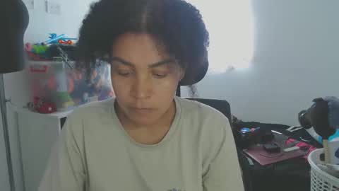 Snapshot of shayna_cute chatting on September 22, 2025, 6:54 pm Shayna online show from September 22, 2025, 6:54 pm