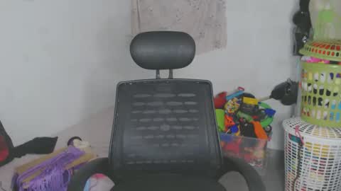 Snapshot of shayna_cute chatting on May 15, 2026, 11:56 pm Shayna online show from May 15, 2026, 11:56 pm