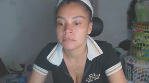 Snapshot of shayna_cute chatting on May 17, 2026, 3:48 am Shayna online show from May 17, 2026, 3:48 am