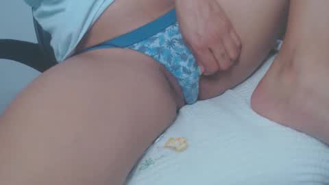 Snapshot of shayna_cute chatting on May 19, 2026, 10:38 pm Shayna online show from May 19, 2026, 10:38 pm
