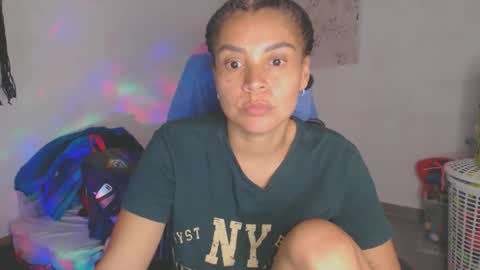 Snapshot of shayna_cute chatting on June 5, 2026, 6:52 am Shayna online show from June 5, 2026, 6:52 am