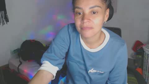 Snapshot of shayna_cute chatting on June 8, 2026, 2:01 am Shayna online show from June 8, 2026, 2:01 am