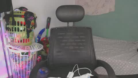 Snapshot of shayna_cute chatting on July 3, 2026, 2:40 am Shayna online show from July 3, 2026, 2:40 am