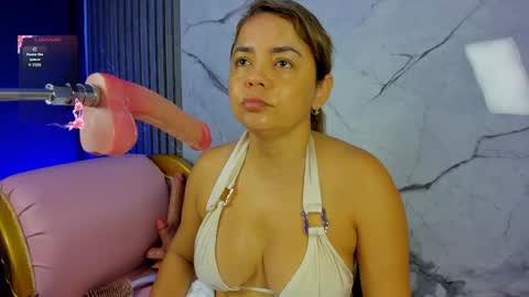 shayra_boobs2 online show from May 7, 2026, 10:31 am