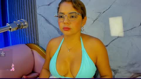 shayra_boobs2 online show from June 6, 2026, 10:42 am