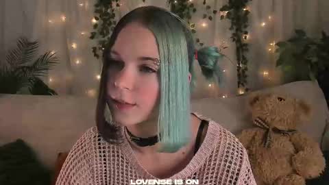 Snapshot of she_well chatting on October 9, 2025, 12:03 pm Anika online show from October 9, 2025, 12:03 pm