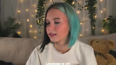 Snapshot of she_well chatting on October 11, 2025, 11:09 am Anika online show from October 11, 2025, 11:09 am