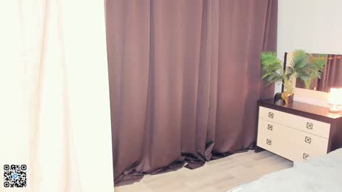 Violet online show from December 24, 2024, 1:39 pm