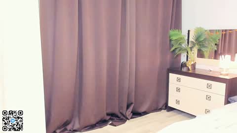 Violet online show from December 26, 2024, 1:10 pm