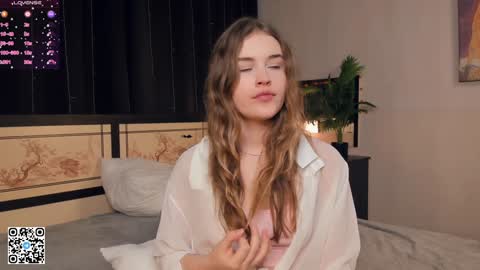 Violet online show from January 7, 2025, 12:31 pm