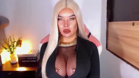 sheenafrost online show from March 7, 2026, 6:38 pm