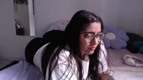 Snapshot of sheeylaroee chatting on May 11, 2026, 12:44 pm Heidy online show from May 11, 2026, 12:44 pm