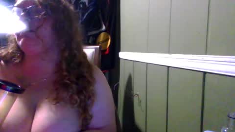Snapshot of shelbyannn chatting on July 15, 2026, 2:06 am Red online show from July 15, 2026, 2:06 am
