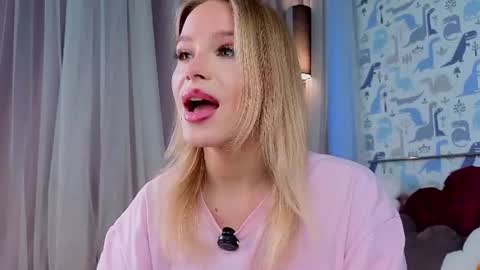 Snapshot of sheliamuyres chatting on June 23, 2026, 1:47 am Lina online show from June 23, 2026, 1:47 am