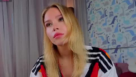 Snapshot of sheliamuyres chatting on July 3, 2026, 1:56 am Lina online show from July 3, 2026, 1:56 am