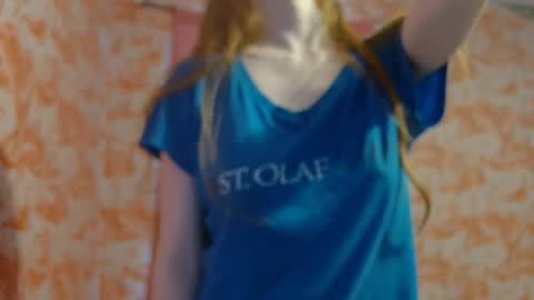 Erika online show from October 14, 2025, 7:03 pm