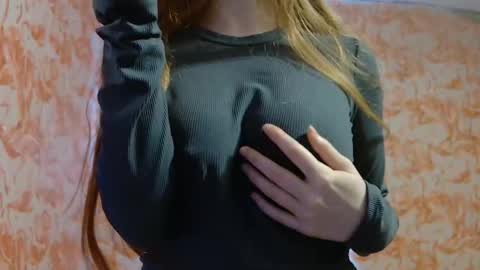 Erika online show from February 2, 2026, 7:34 pm