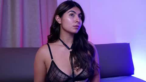 Snapshot of shelleymorell chatting on September 23, 2025, 1:25 pm  Transmission schedule Monday - Friday 715 am to 200 pm time Colombia  online show from September 23, 2025, 1:25 pm
