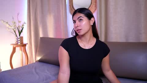 Snapshot of shelleymorell chatting on September 29, 2025, 1:16 pm  Transmission schedule Monday - Friday 715 am to 200 pm time Colombia  online show from September 29, 2025, 1:16 pm