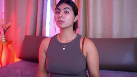 Snapshot of shelleymorell chatting on October 2, 2025, 1:07 pm  Transmission schedule Monday - Friday 715 am to 200 pm time Colombia  online show from October 2, 2025, 1:07 pm