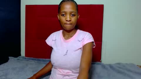 Shelly Marianne online show from February 15, 2026, 8:05 pm