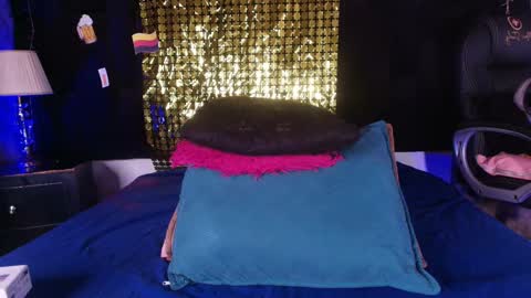 Shelsy online show from September 22, 2025, 11:56 am