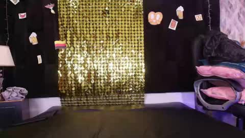 Shelsy online show from September 23, 2025, 11:57 am