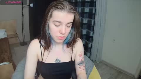 ShelyMoon online show from March 6, 2025, 5:54 pm
