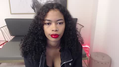 Shenna online show from December 6, 2024, 1:22 pm