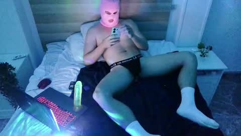 sheny_y online show from May 11, 2026, 5:32 pm