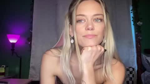 Snapshot of shereallyreal chatting on February 3, 2025, 9:50 pm Jem online show from February 3, 2025, 9:50 pm
