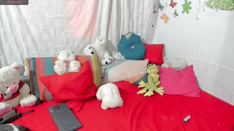 Snapshot of sherlyn_fox69 chatting on December 7, 2024, 12:13 pm  Maria Saenz online show from December 7, 2024, 12:13 pm