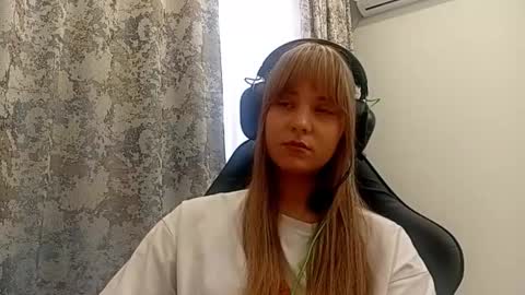 Snapshot of sherrylkeep chatting on November 24, 2025, 7:52 am Lisa online show from November 24, 2025, 7:52 am