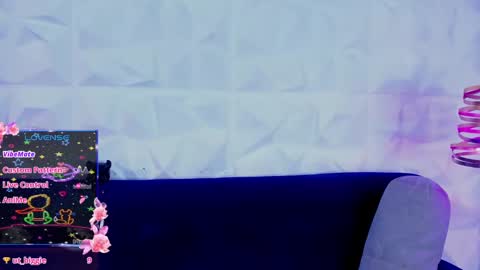 mia online show from February 13, 2025, 11:26 pm