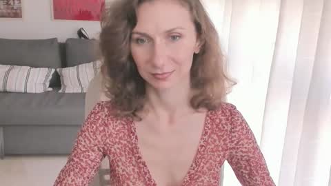 shesleepsnaked online show from September 27, 2025, 4:01 pm