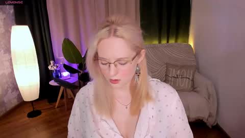 Hello guys my name is Aemilia online show from February 16, 2025, 8:54 am