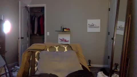 shimmyloe online show from October 29, 2025, 6:37 am