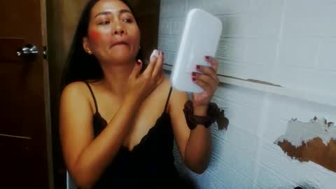 Snapshot of shinecathy chatting on November 27, 2025, 12:56 am shine online show from November 27, 2025, 12:56 am